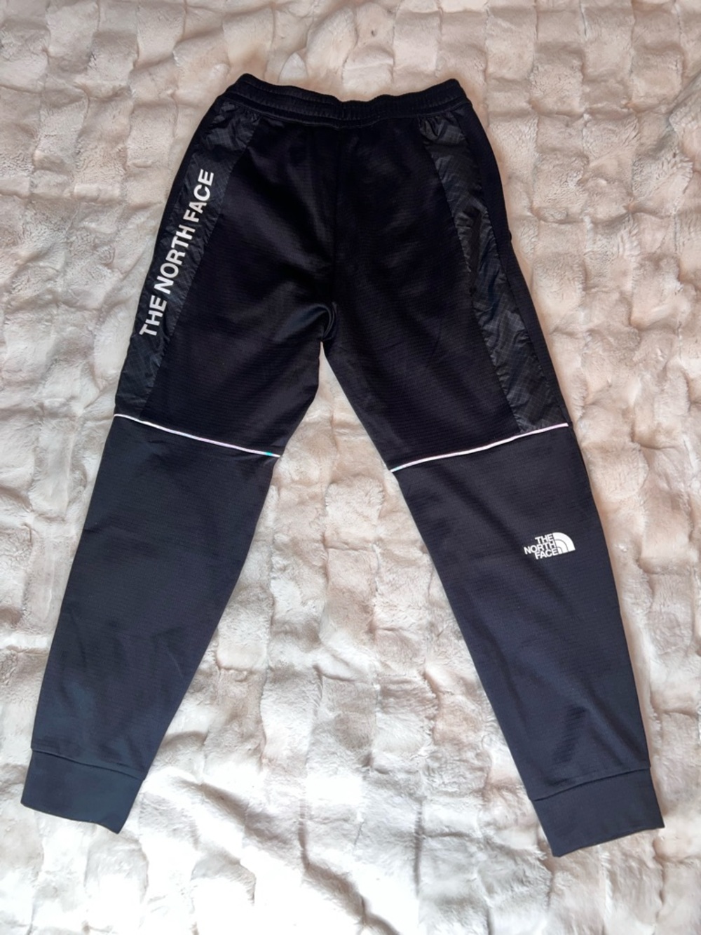 The North Face Men’s Black Reflective-Trim Joggers | S |